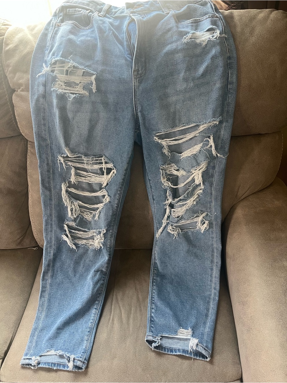 American Eagle Outfitters Light Blue Distressed Boyfriend Jeans